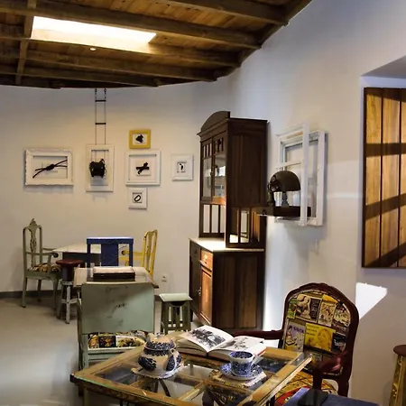 Lili's - Local Monsanto